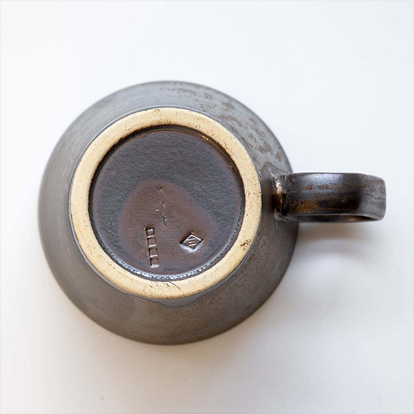 生涯を添い遂げるマグ 信楽焼 金彩 BROTO PROJECT（ブロットプロジェクト）