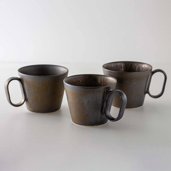 生涯を添い遂げるマグ 信楽焼 金彩 BROTO PROJECT（ブロットプロジェクト）