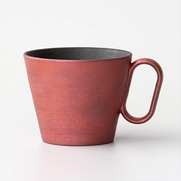 生涯を添い遂げるマグ 有田焼 伝作窯 刷毛目レッド