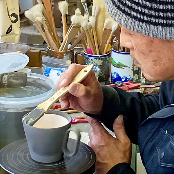 生涯を添い遂げるマグ 有田焼 伝作窯 刷毛目レッド BROTO PROJECT（ブロットプロジェクト）